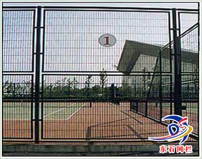 河北省東石金屬網(wǎng)欄廠專業(yè)生產(chǎn)護(hù)欄網(wǎng)