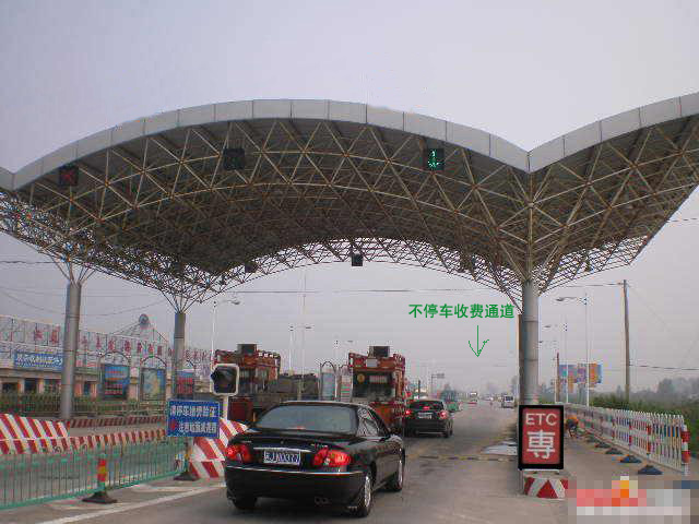 不停車門禁停車場設備 拉土車計數
