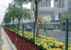 公路護(hù)欄網(wǎng)、鐵路護(hù)欄網(wǎng)、防護(hù)網(wǎng)、隔離網(wǎng)