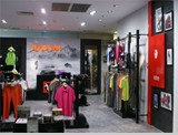 商場店面 - 青島榮軒裝飾工程有限公司