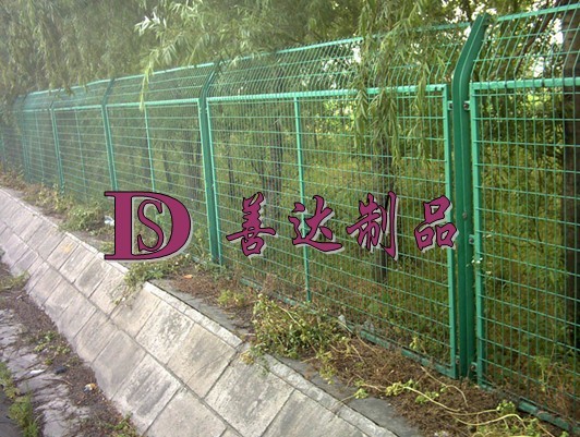 橋梁護欄網(wǎng) 橋梁防護網(wǎng) 橋梁隔離網(wǎng) 橋梁圍欄網(wǎng) 護欄網(wǎng)