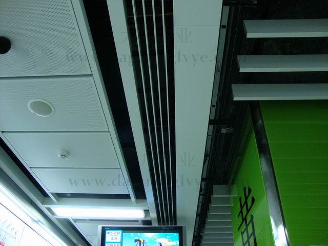 地鐵鋁單板 機(jī)場鋁單板