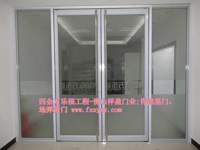 肯德基專用門，肯德基連鎖店門，肯德基門
