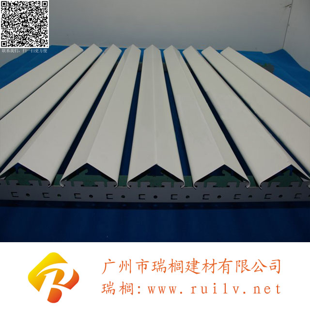 廠家供應(yīng)鋁天花V型鋁掛片