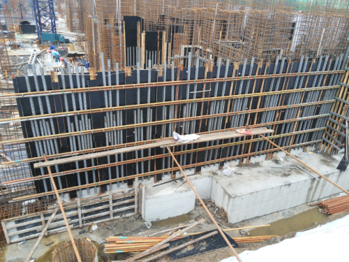 中建都在使用的新型剪力墻模板支撐