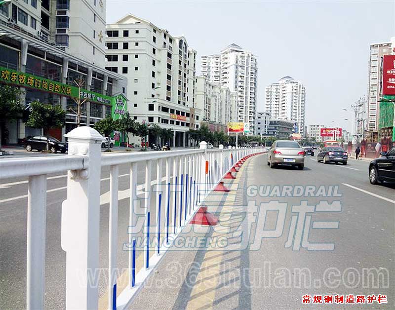 江辰護(hù)欄介紹關(guān)于道路護(hù)欄于城市的重要性