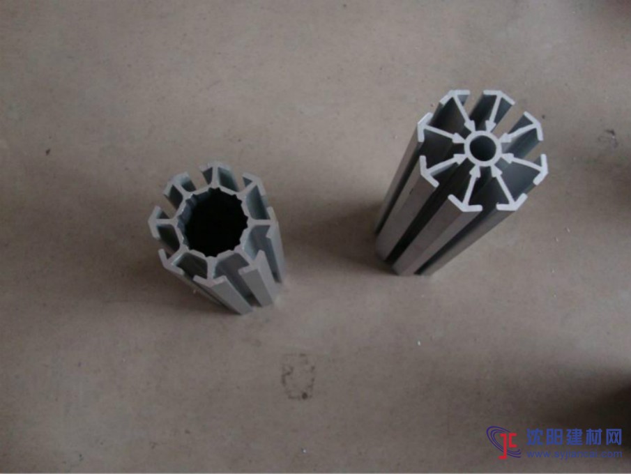 江蘇八棱柱生產(chǎn)家屏風(fēng)展柜圓立柱促銷