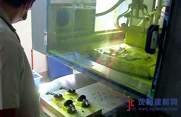 B1-1200玩具自動邊模噴涂機