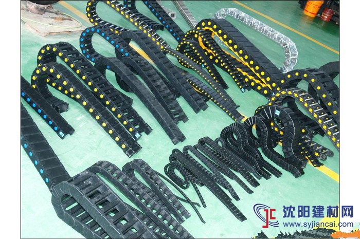 鹽山縣塑料拖鏈、尼龍、穿線坦克鏈！穩定市場！