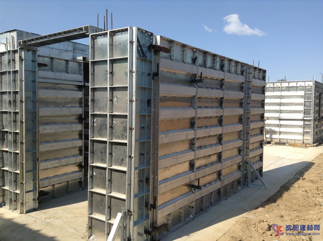 興發鋁業廠家直銷建筑鋁模板租賃