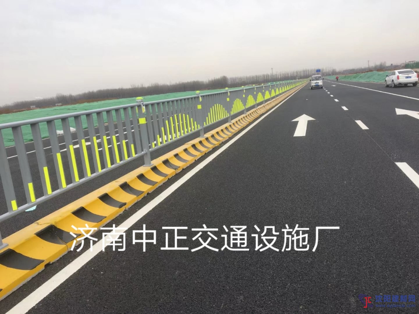 工地護(hù)欄底座隔離墩 圍擋底座隔離墩 城市護(hù)欄水泥墩