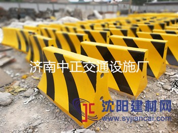 山西水泥隔離墩價格-水泥隔離墩廠家-批發水泥隔離墩