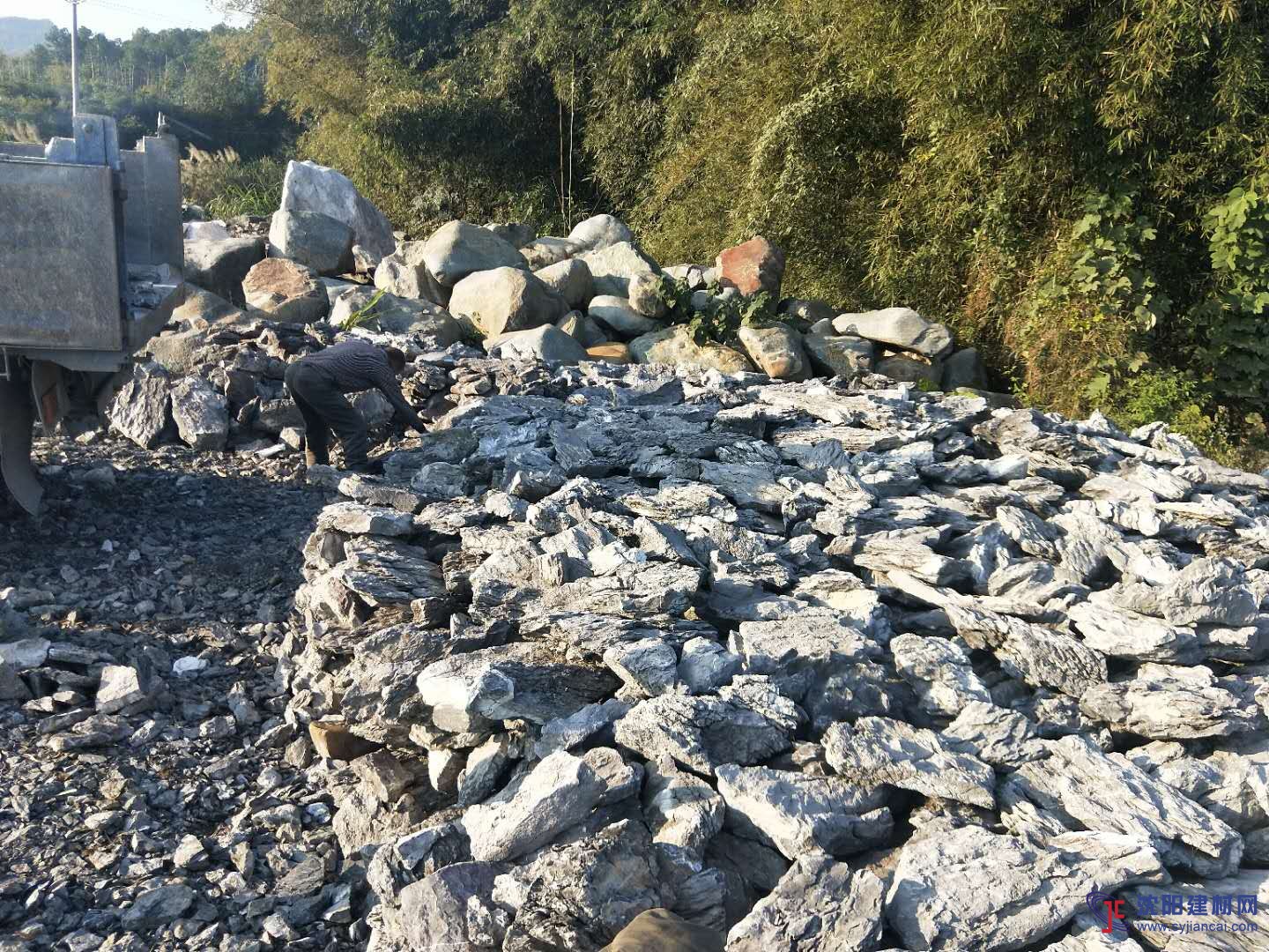 假山石、園林魚池水景假山石、英德假山石批發(fā)