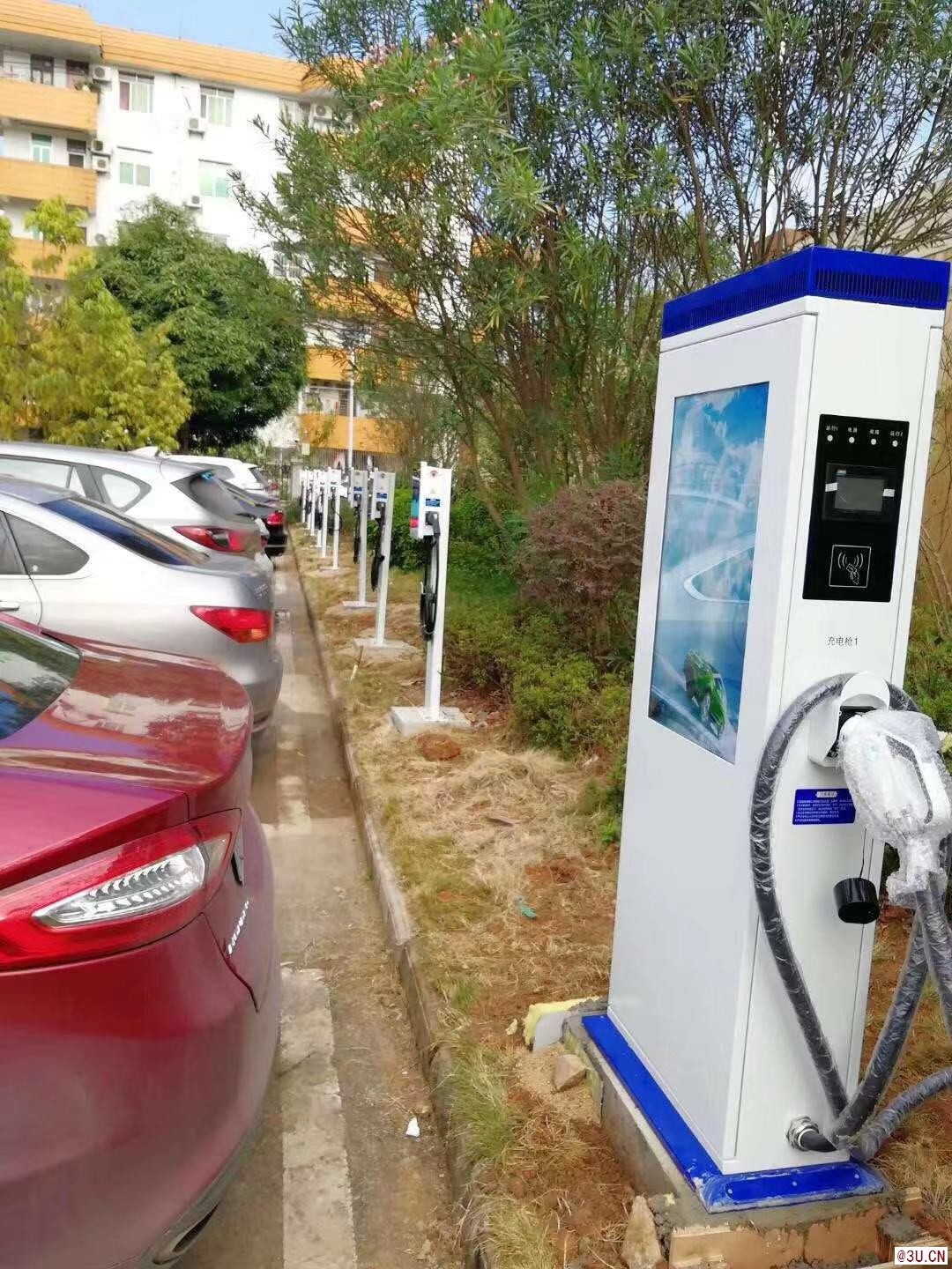 學(xué)校新能源電動(dòng)汽車(chē)充電站安裝廠家